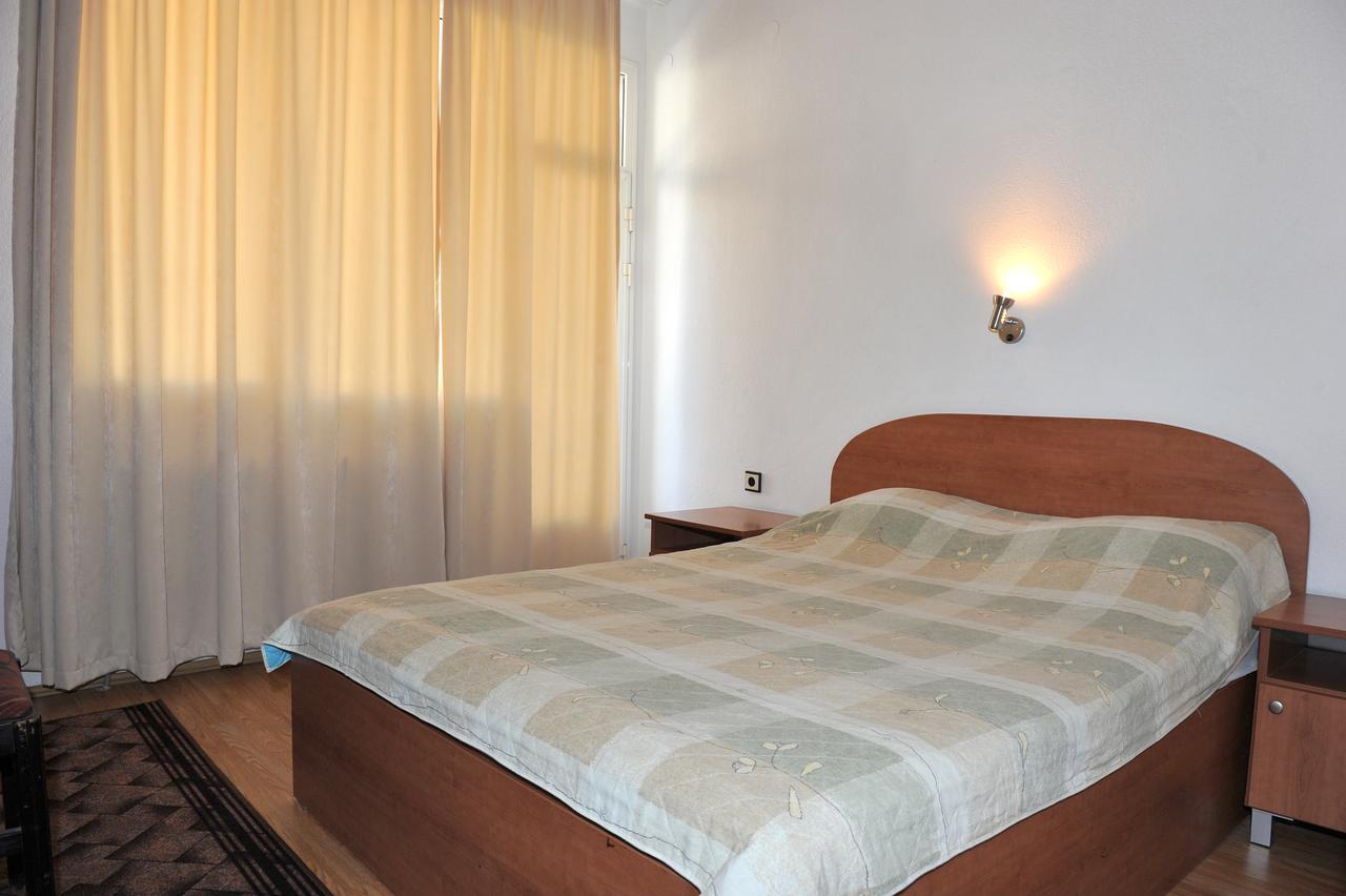 Family Hotel Blazhi Sandanski Buitenkant foto