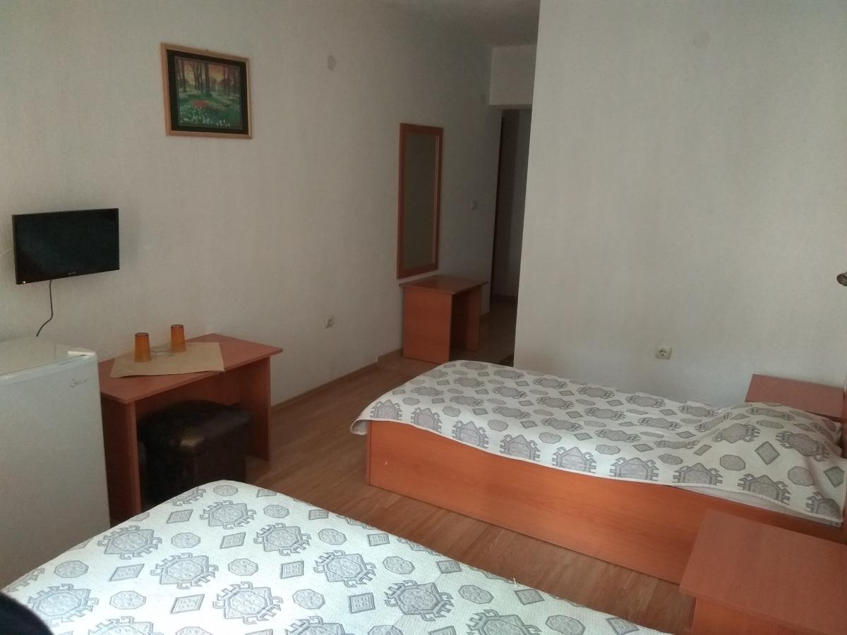 Family Hotel Blazhi Sandanski Buitenkant foto